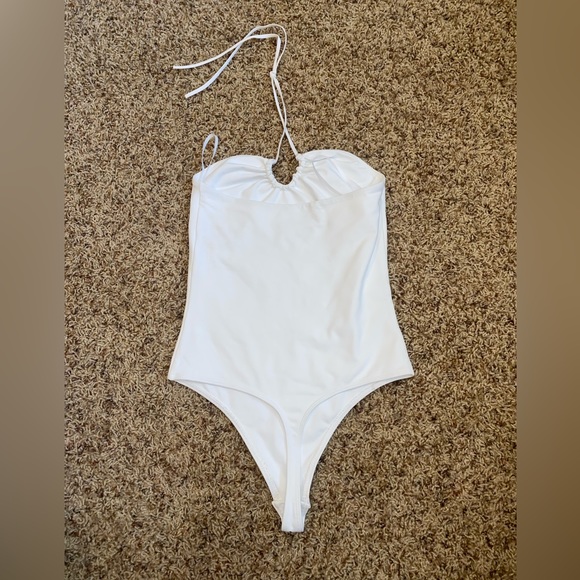 Aritzia Babaton cross cross contour thong bodysuit - Picture 2 of 3